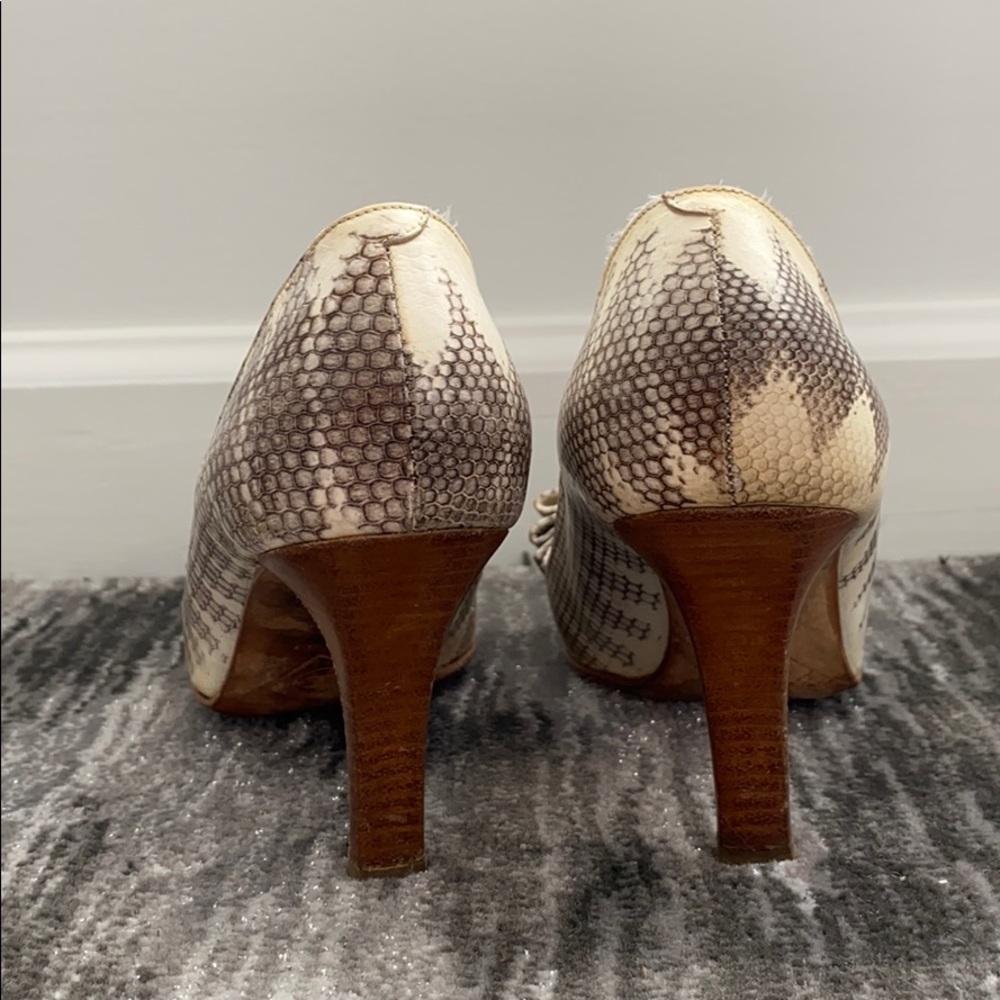 CHANEL snake skin leather heels size 38 - Picture 3 of 4